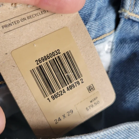 Levi's 24x29 Distressed High Waisted Mom Tapered Jeans - Picture 8 of 10